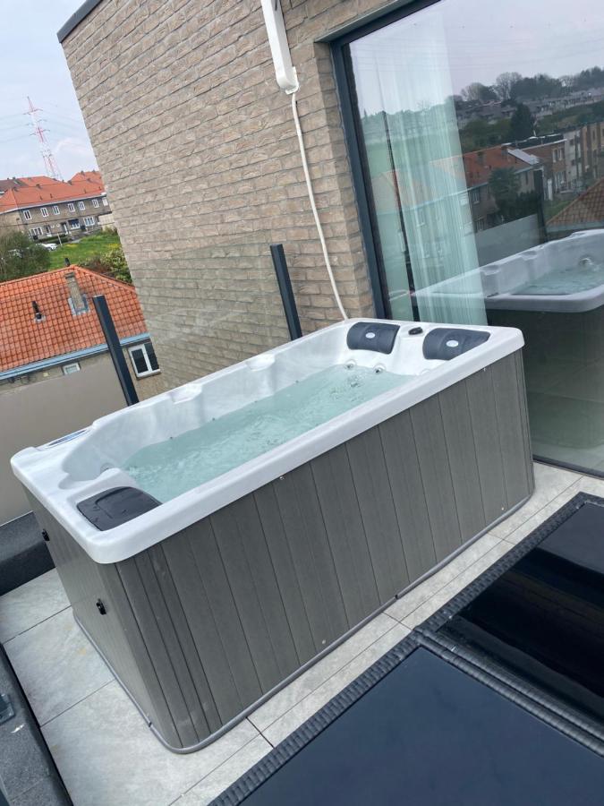 Liege Luxe & Jacuzzi Sous Les Etoiles Apartman Saint-Nicolas  Kültér fotó