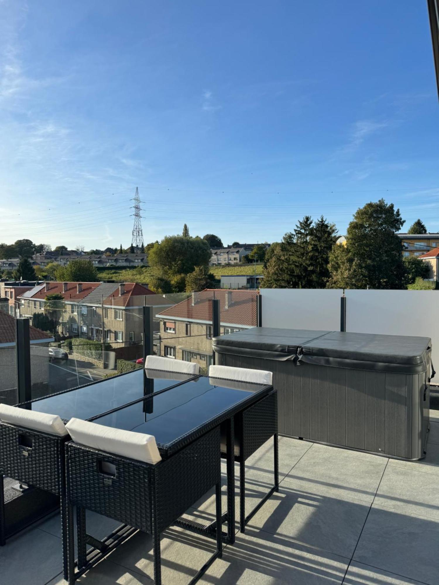 Liege Luxe & Jacuzzi Sous Les Etoiles Apartman Saint-Nicolas  Kültér fotó